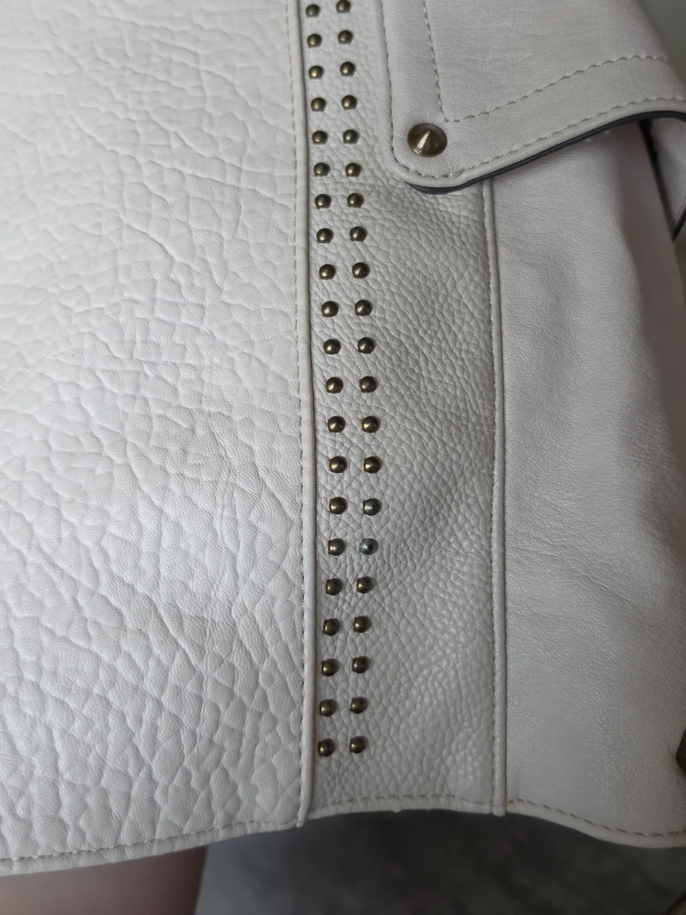 Jessica Simpson Soft Shoulder Hobo in Light Cream